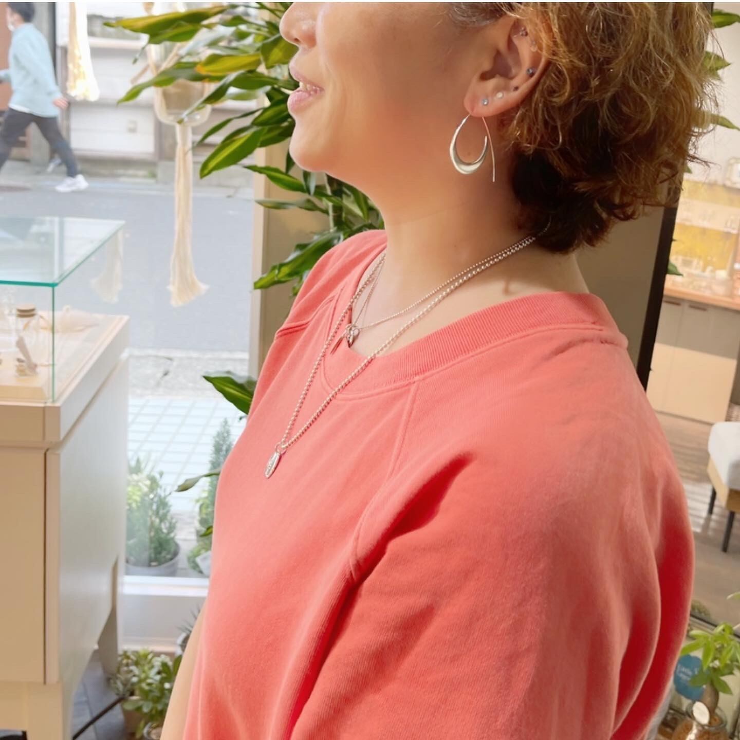 L*w様 24SS【新品】☆CALEE：　三日月型　ロール　ピアス　シルバー92 CALEE - LOGO ROLL PIERCE (LARGE) (SILVER) / ロゴ ロール