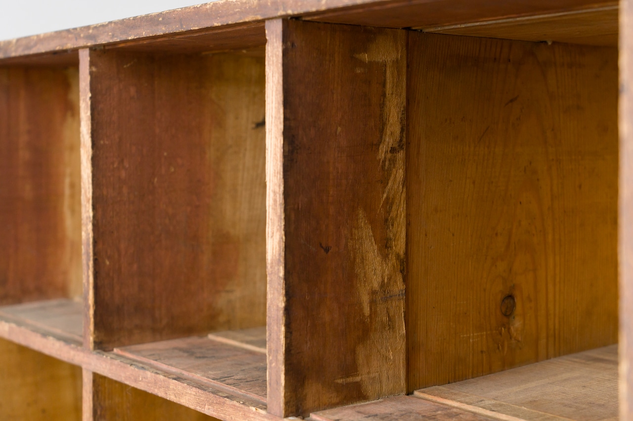 コレクションのための木製棚