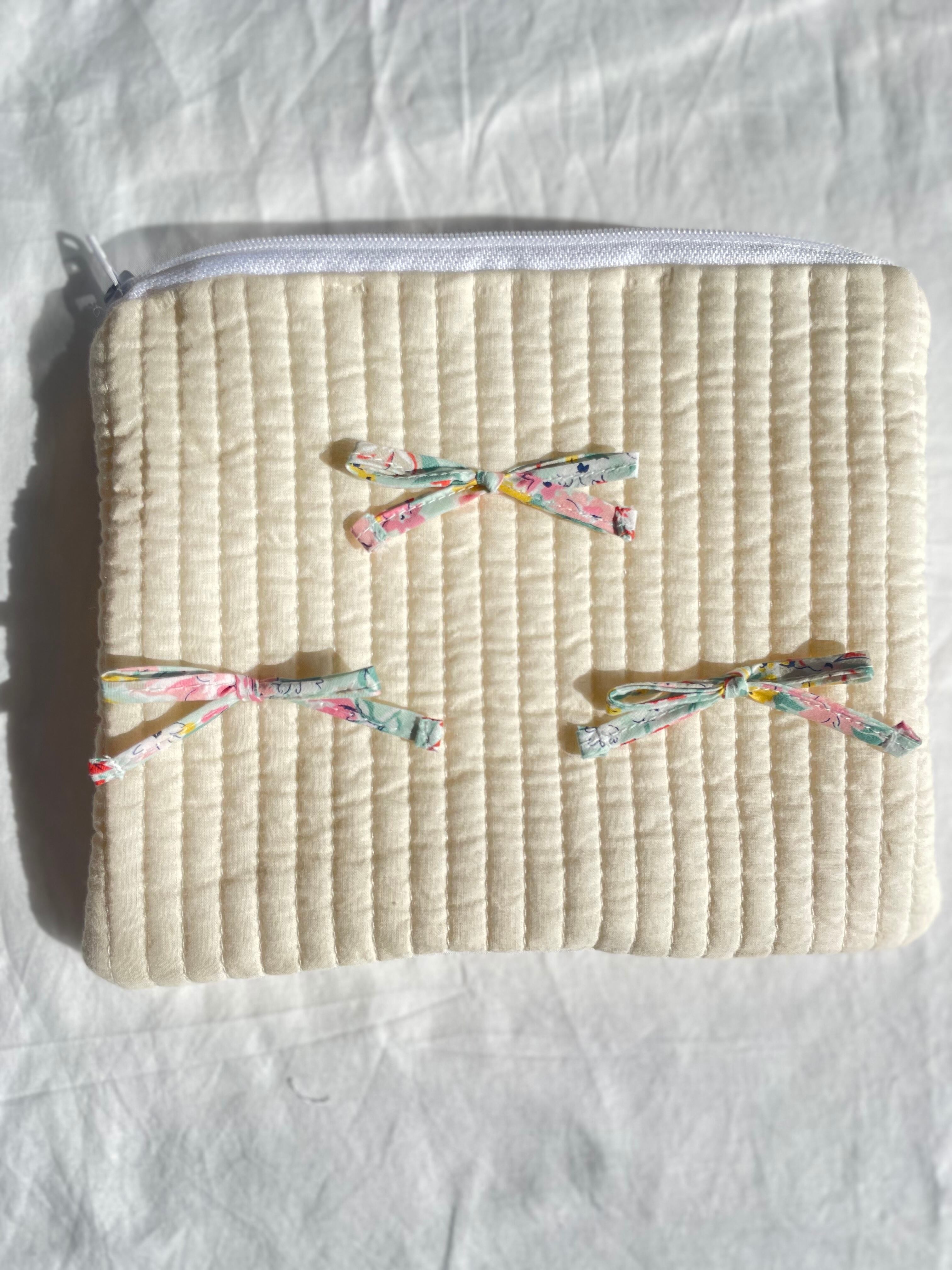 リバティ【3つ】のリボンポーチ 化粧ポーチ なんでも入る