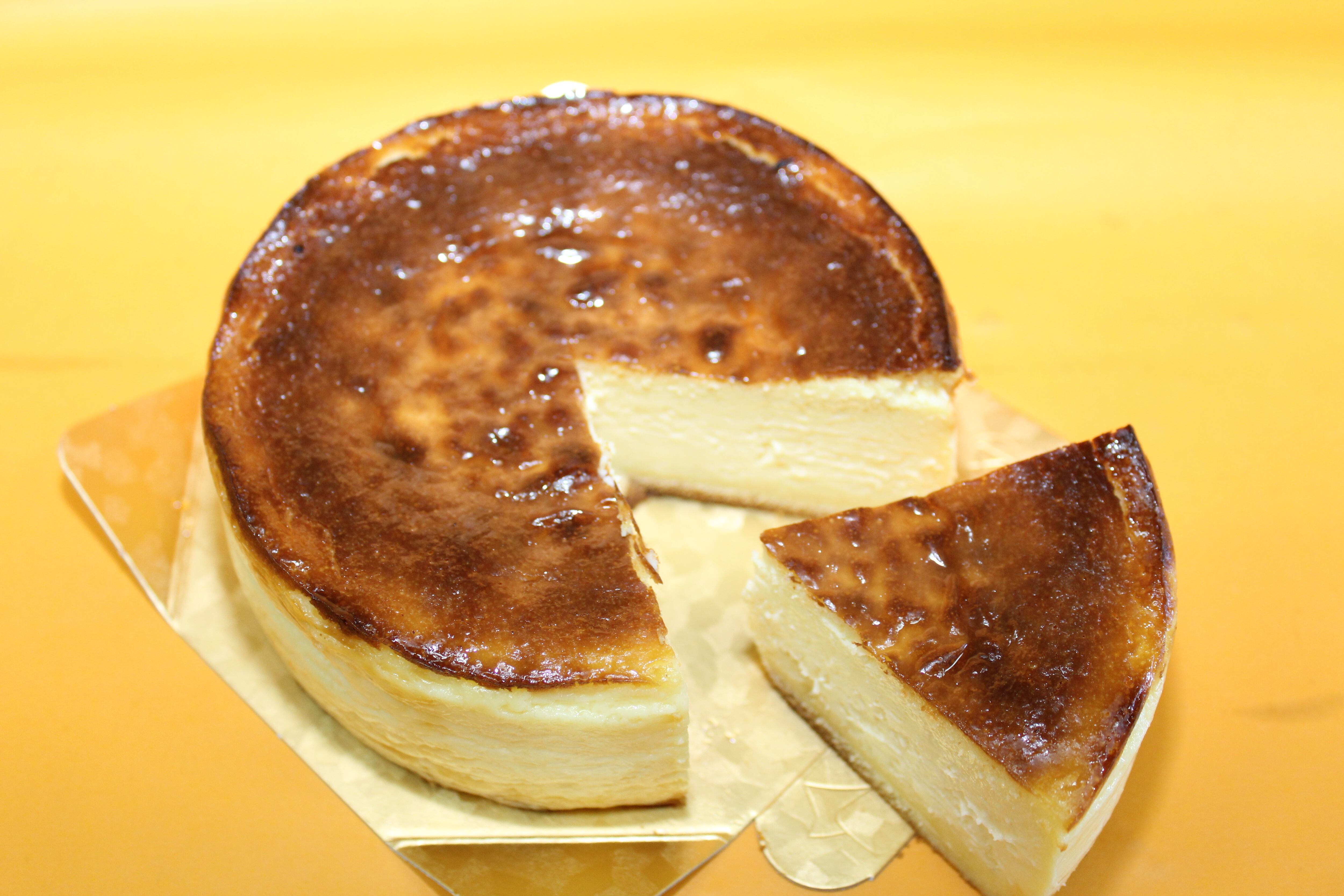 バスク風チーズケーキ オホーツク佐呂間町 御菓子司 大月のbase Shop バスク風チーズケーキ オホーツク佐呂間町 御菓子司 大月のbase Shop