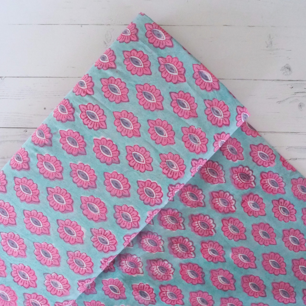 ブロックプリント生地【50cm単位】インド綿 小花柄 水色×ピンク #39077-BL2