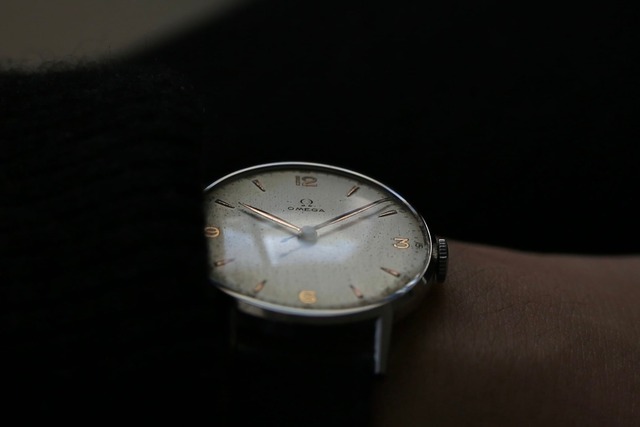 【OMEGA】 1940年製 オメガ 『30mmキャリバー』初期型防塵ケース＆最初期センターセコンド  リーフ針×飛びアラビア 2400本 手巻き / Vintagewatch / 30mmcaliber / Cal.30SCT1