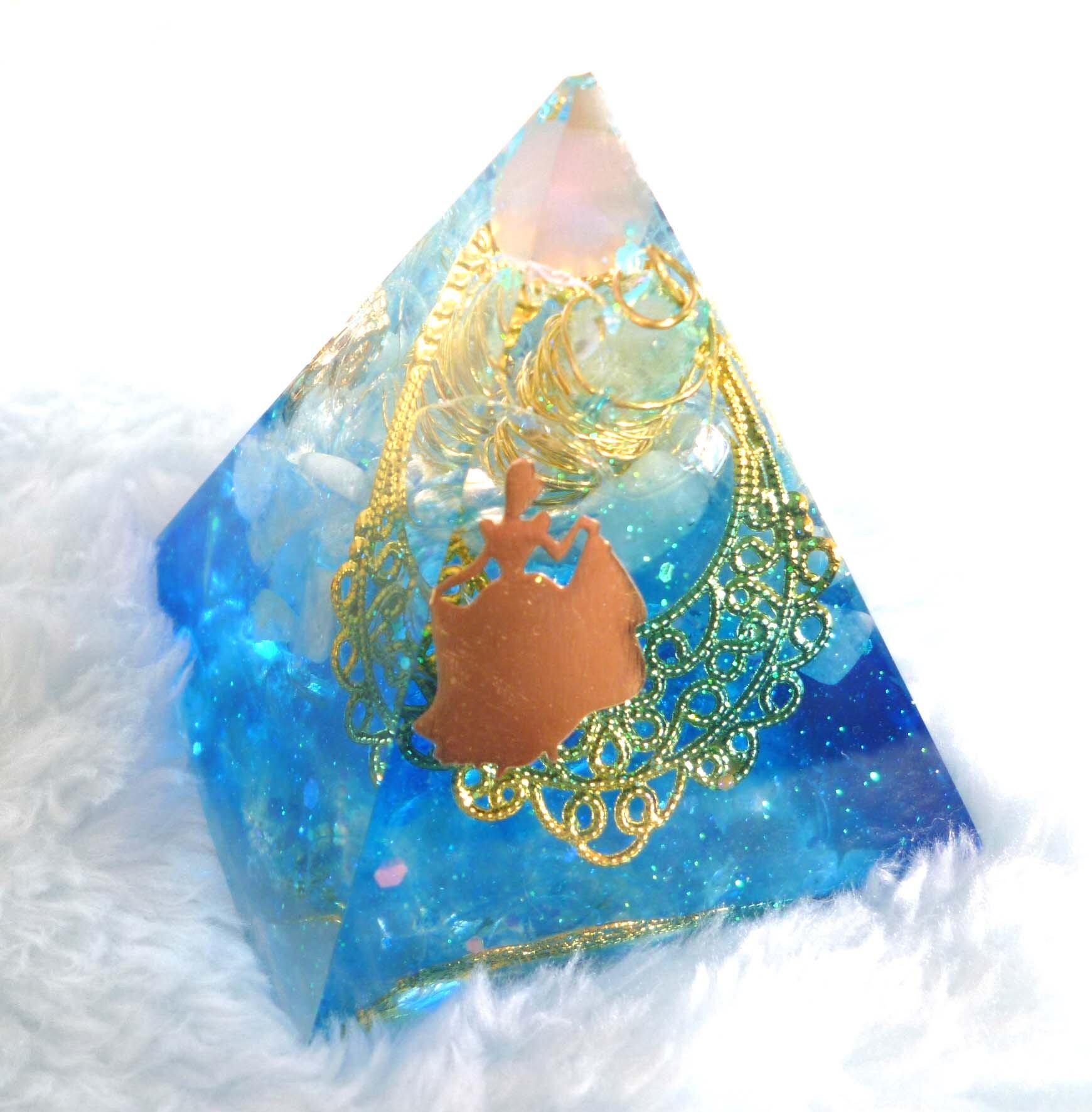 シンデレラ・ブルー　ピラミッド型Ｓオルゴナイト