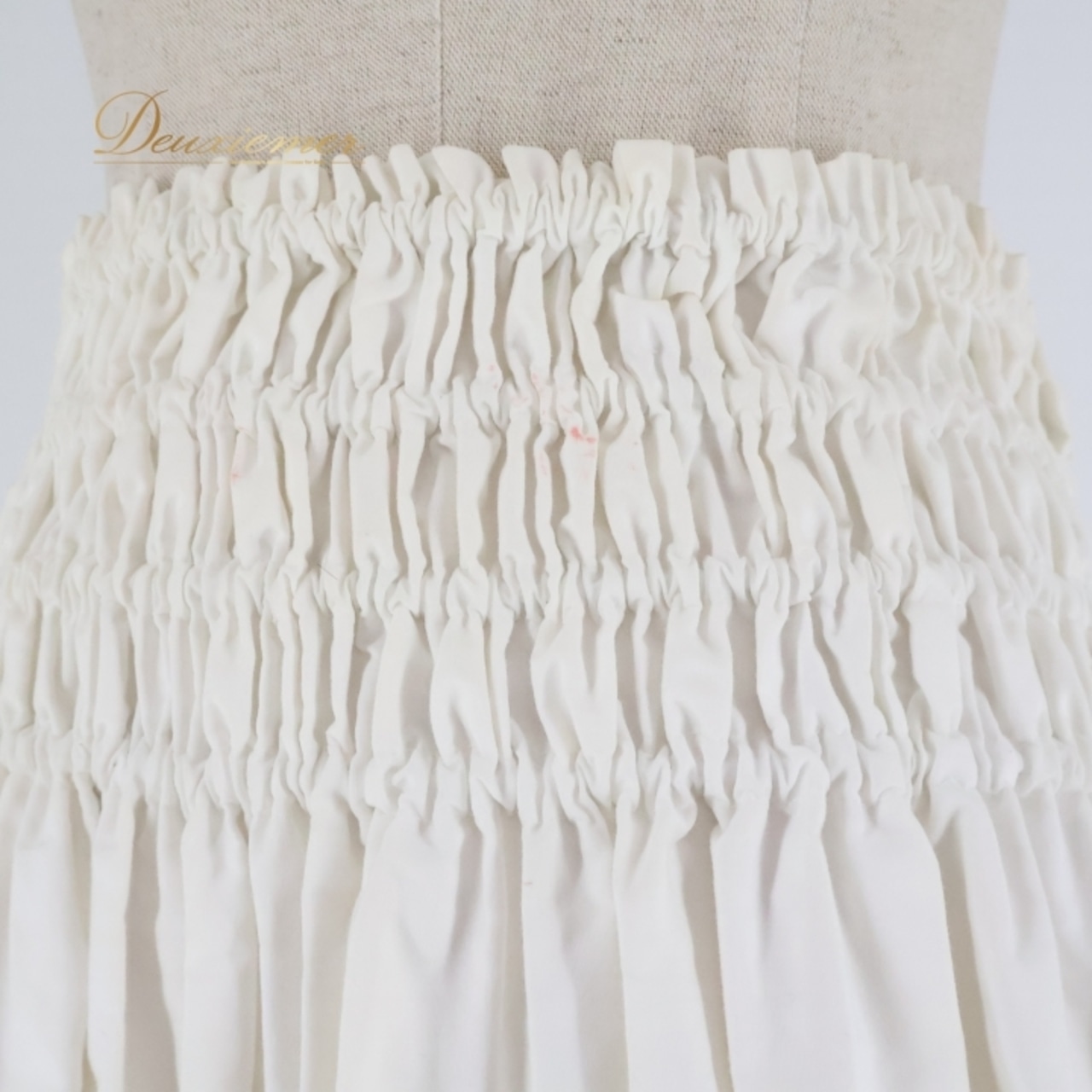 フラダンス 衣装 パウスカート フラドリーム ホワイト系 Hula Dream ブラック系 シングル 花柄 ワンポイント シンプル かわいい 華やか 明るい きれい 上品 ハワイアン アロハ フラ ダンス レッスン 練習 かわいらしい フラスタイル フラ衣装