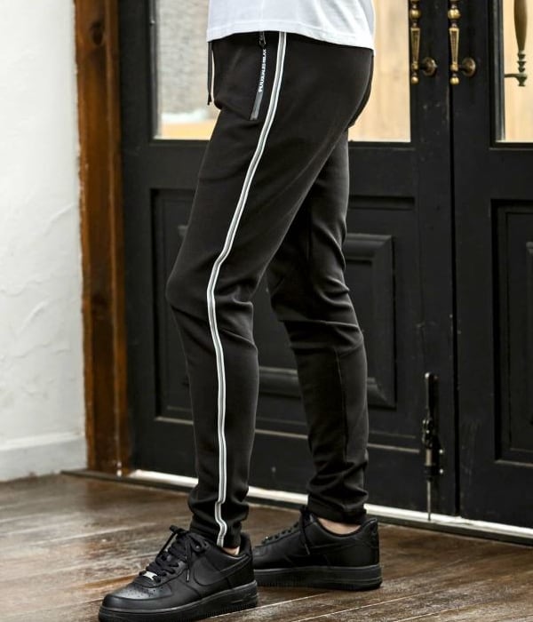 1PIU1UGUALE3 RELAX ウノピゥウノウグァーレトレ リラックス