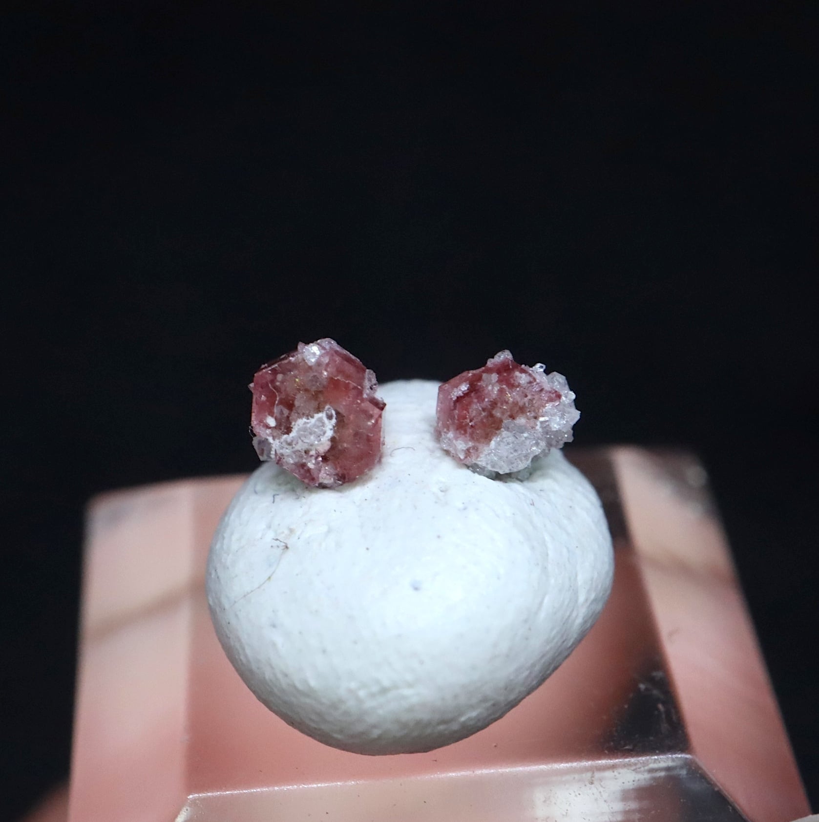 レッドベリル レッドエメラルド RB048 鉱物 天然石 原石 | 鉱物 天然石