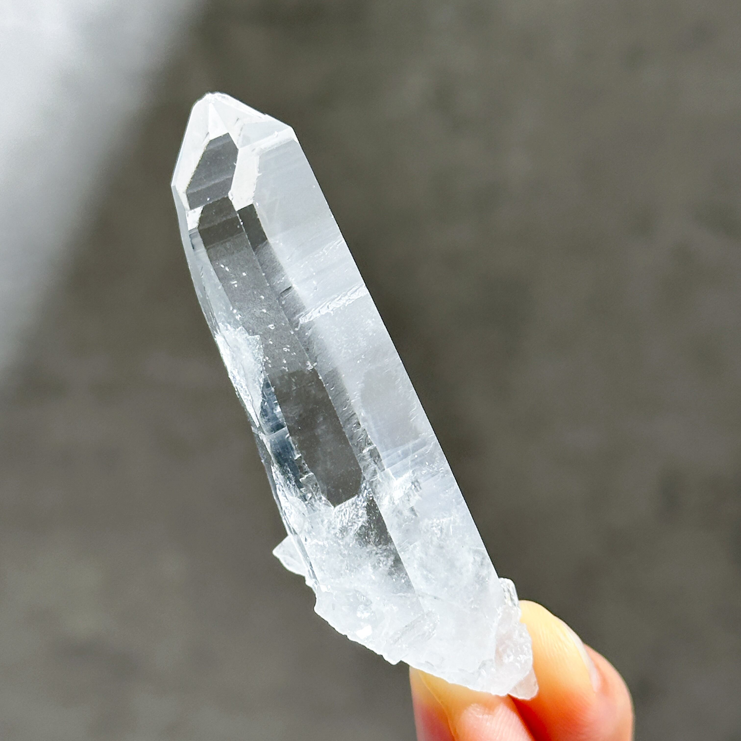 貫入◎コロンビアンレムリアンクォーツ 原石93◇ Colombian Lemurian
