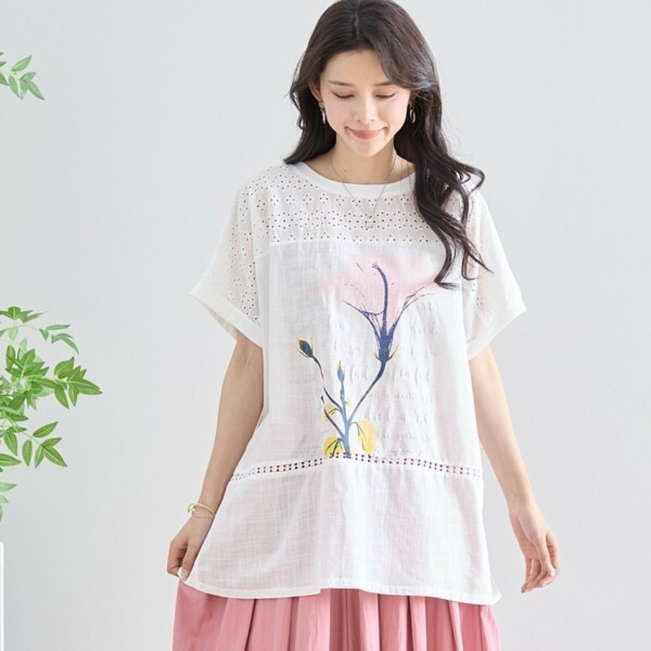 TRUBE レース＆フラワープリントチュニック風Tシャツ【L~LL】ホワイト