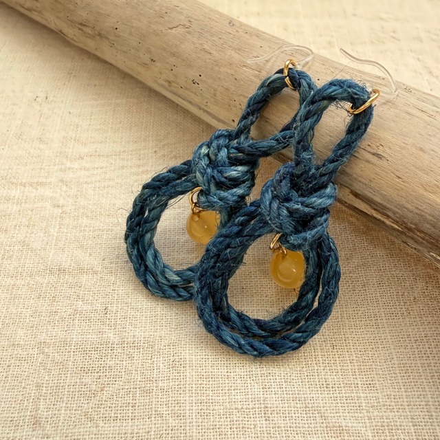 シトリン&藍染め精麻の茗荷(みょうが)結びピアス/イヤリング