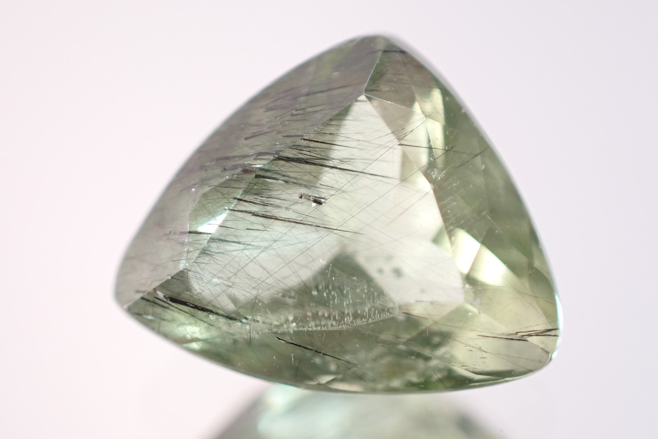 ルドウィジャイトインペリドット　1.92ct　[D2-511]