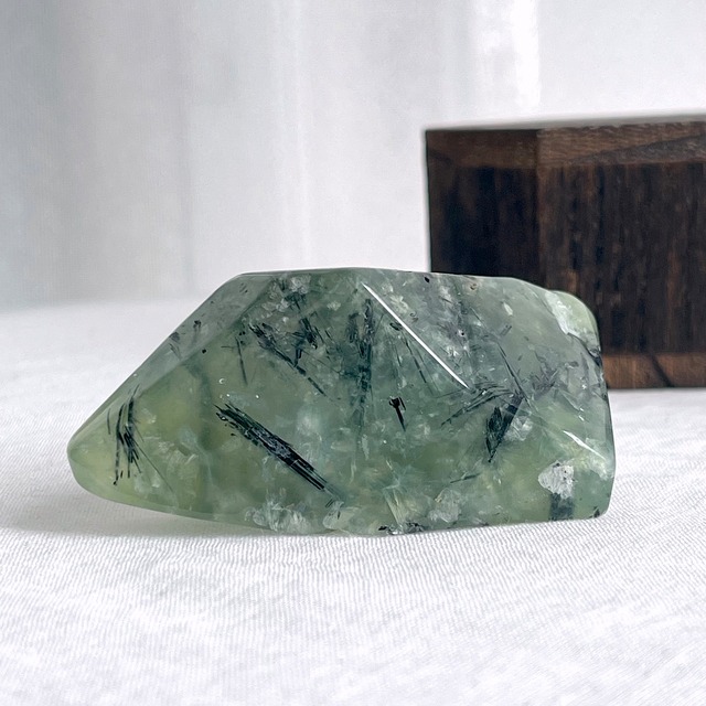 プレナイト＊フリーフォーム＊250806-01＊天然石＊置き物＊インテリアストーン