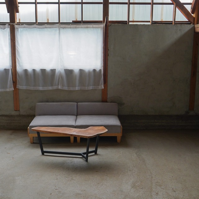 大きな欅の輪切り一枚板　ローテーブル