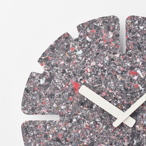おしゃれな壁掛け時計｜古着から生まれた一点もののデザインクロック | PANECO® clock Stone -maru- | 引越し祝い・新築祝い・開店祝い