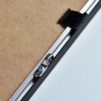 小枝に付いた雪の結晶