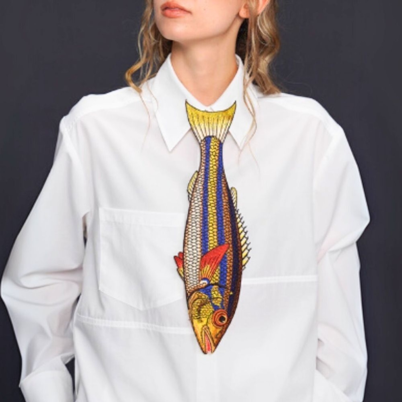 黄金の潮を泳ぐサバ刺繍ネクタイ E00568