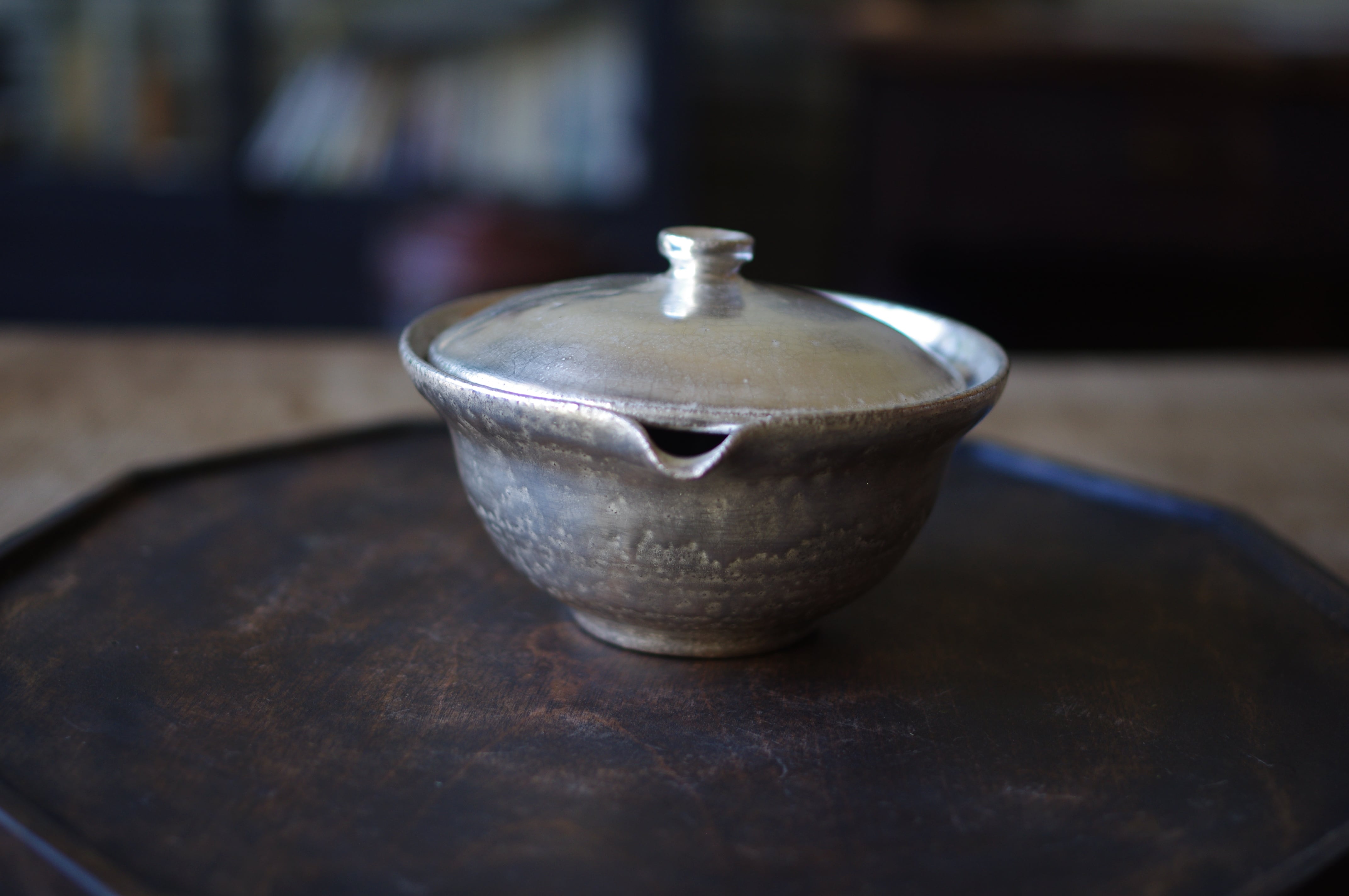 宝瓶(広) 銀彩② 谷井直人