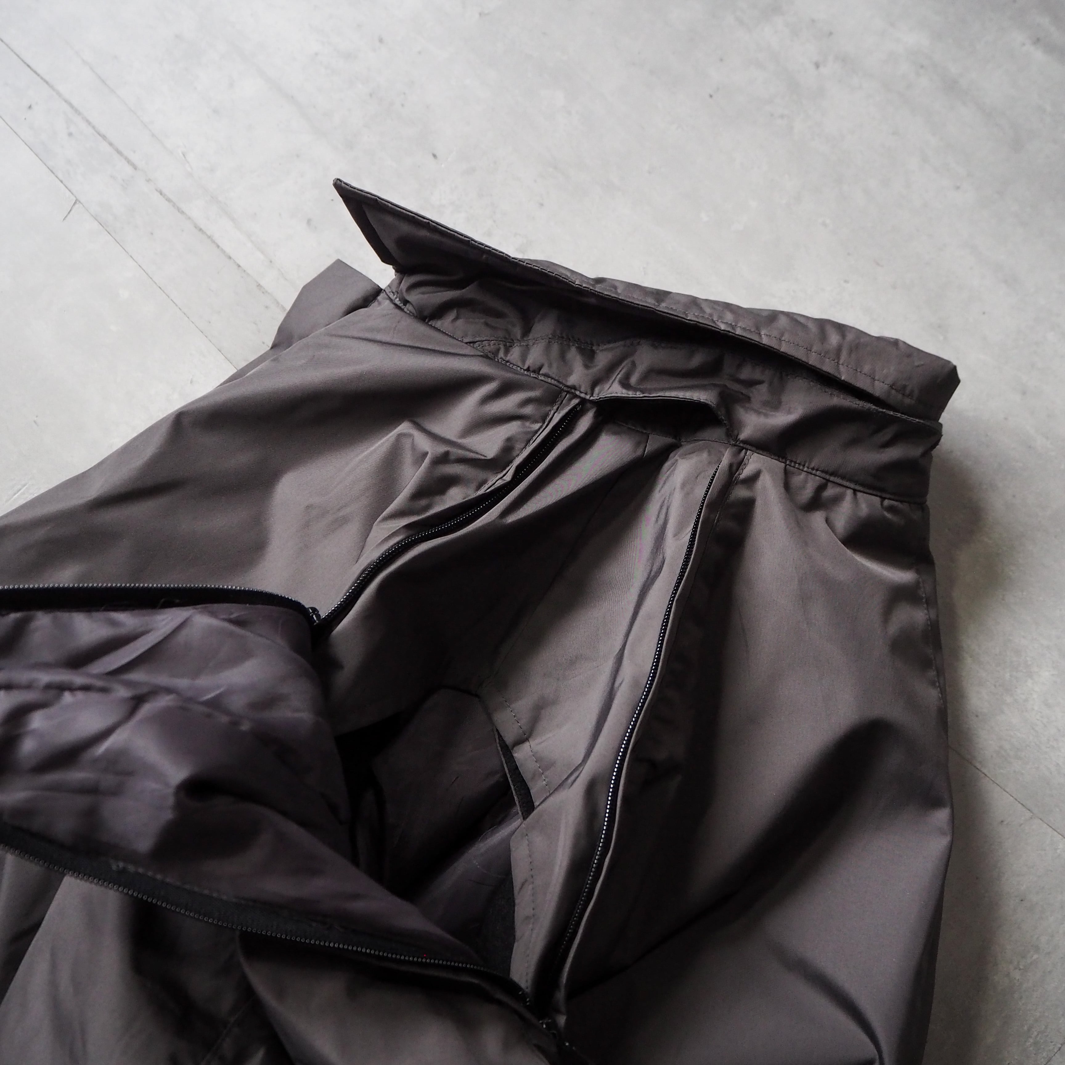 90s “HUGO BOSS” 2WAY Detachable gray nylon jacket 90年代