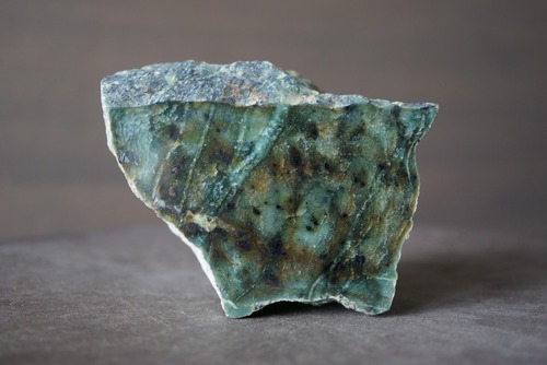 ブラジル バイーア州産サーペンティン（蛇紋石）Serpentin 1070