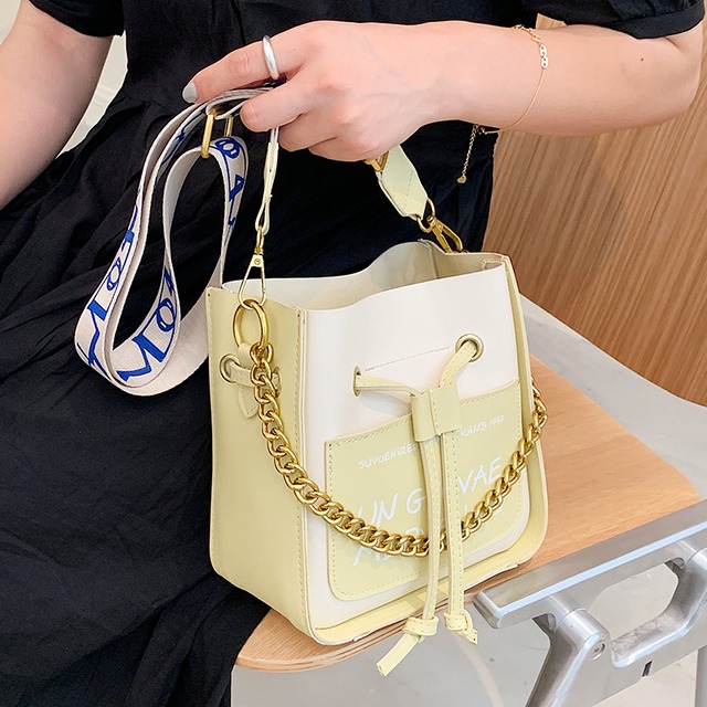 メッセンジャーバッグ ワイドショルダー Tiancai_Wing_Bag47696795095