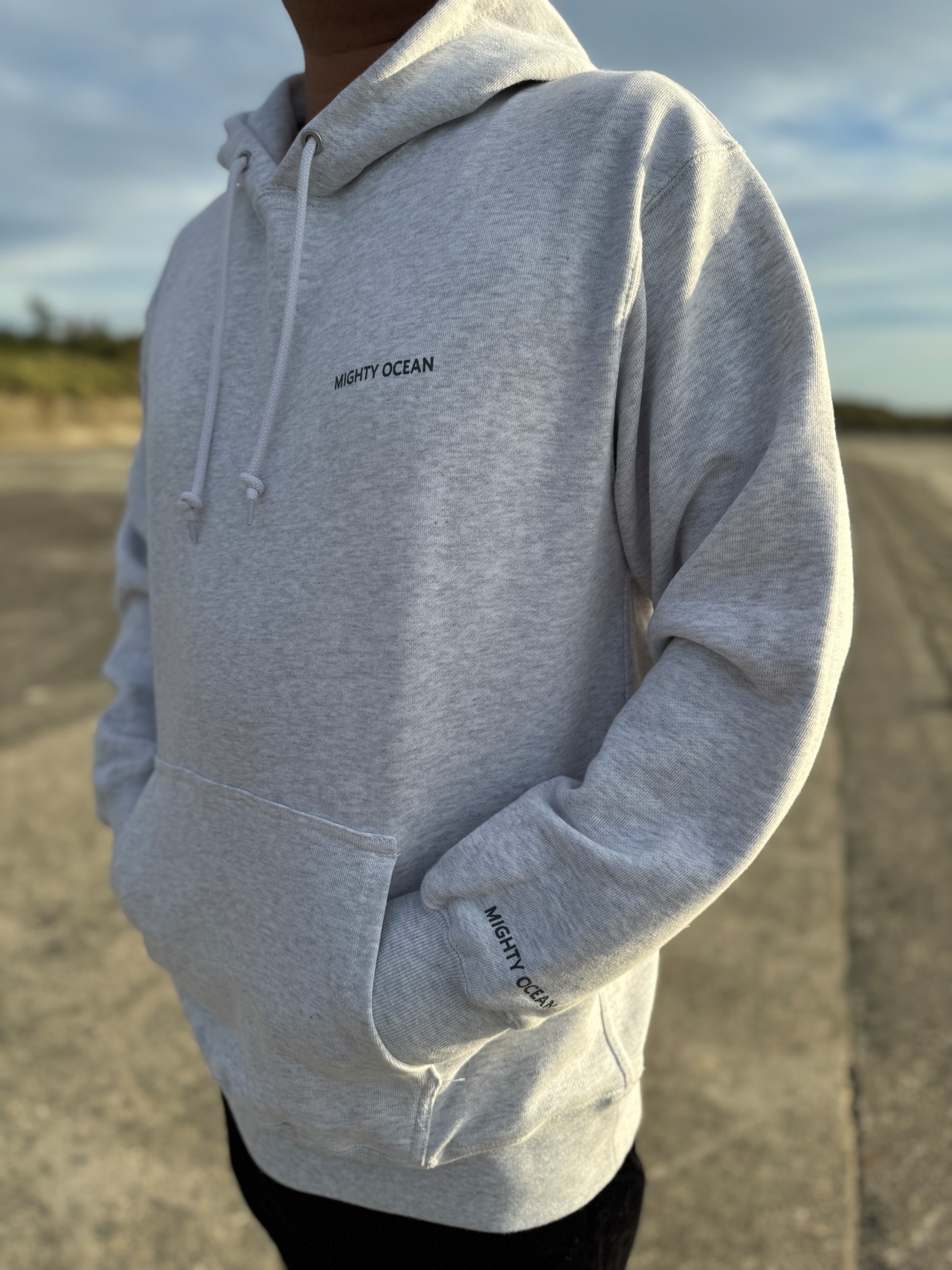 MIGHTY LOGO HEAVY HOODIE