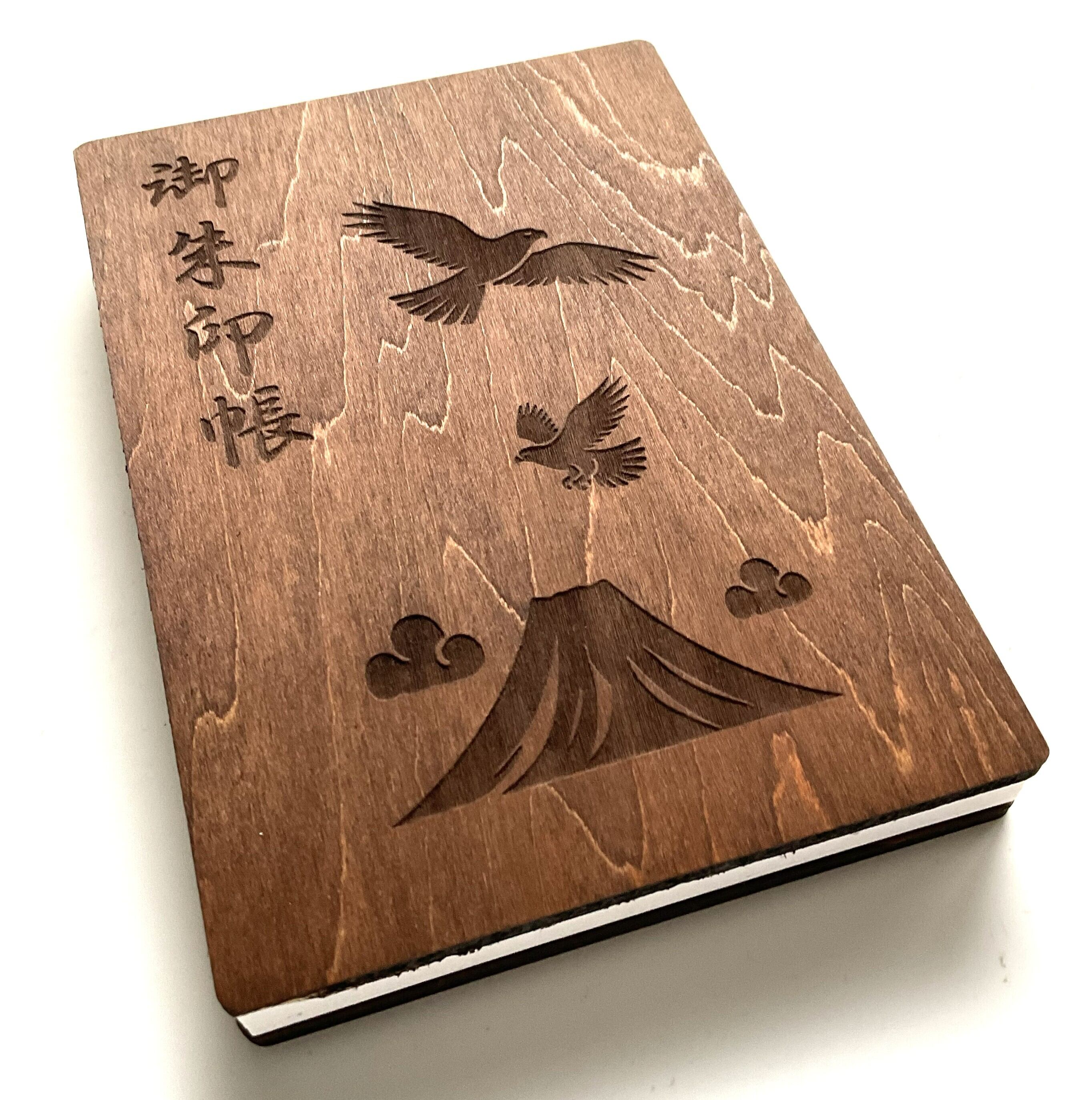 【木製御朱印帳:富士を見下ろす鷹】oakカラー 小判