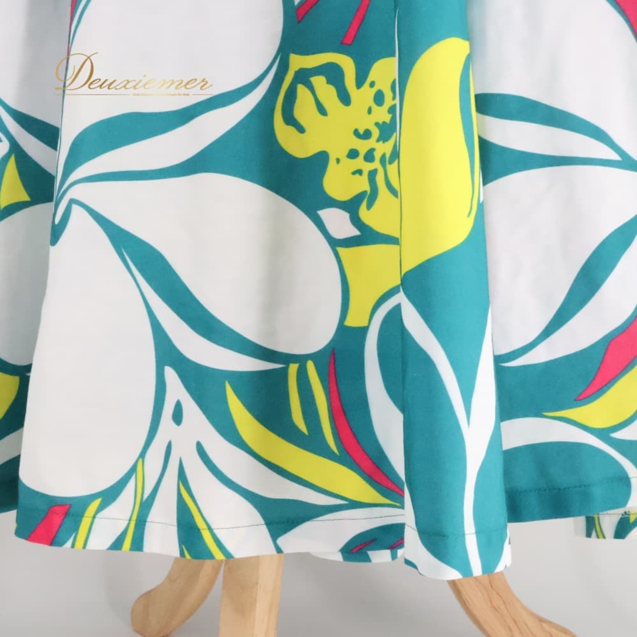 フラダンス 衣装 ALOHA STANDARDS アロハスタンダード ワンピース ドレス グリーン系 グラデーション プルメリア柄 かわいい 華やか 鮮やか 明るい 爽やか 緑 白 黄 ハワイアン アロハ ハワイアンプリント イエロー系 ピンク系 ホワイト系