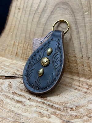 イタリア・マリアム社製ホースバットのキータグ(ピンスト唐草)