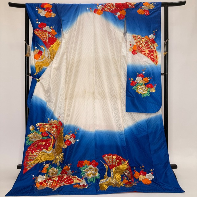 本振袖 引き振袖 白 青 正絹 花柄 古典 刺繍 結婚式 裄64.5cm 身丈188cm 花嫁衣装 Mサイズ 6281