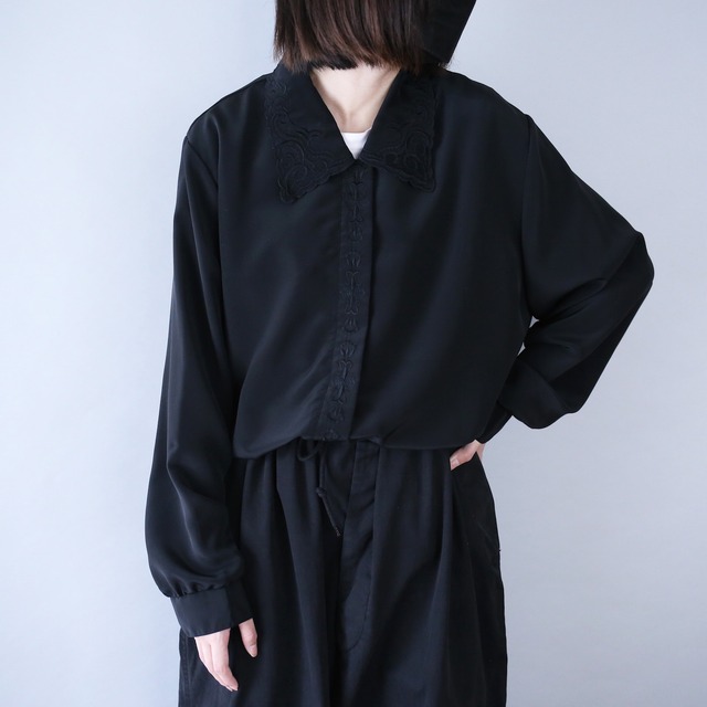 "刺繍" collar and fry-front design black one-tone mode shirt