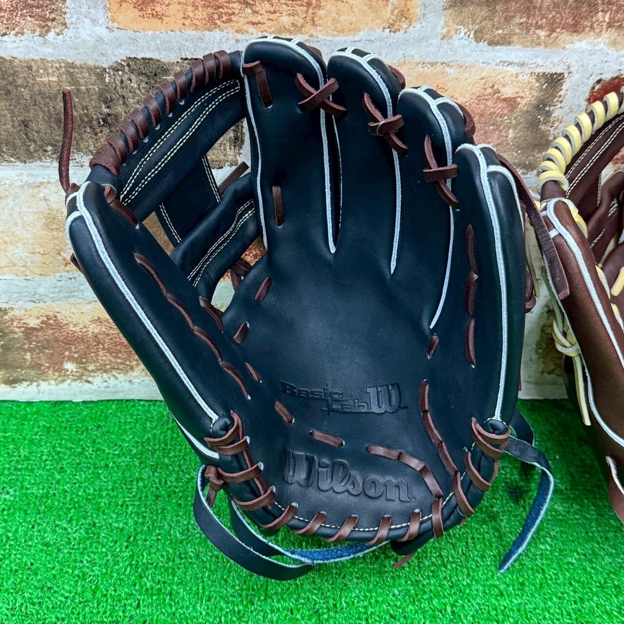 限定】Wilson ウイルソン BASIC LAB DUAL 軟式グラブ 内野手用 87型