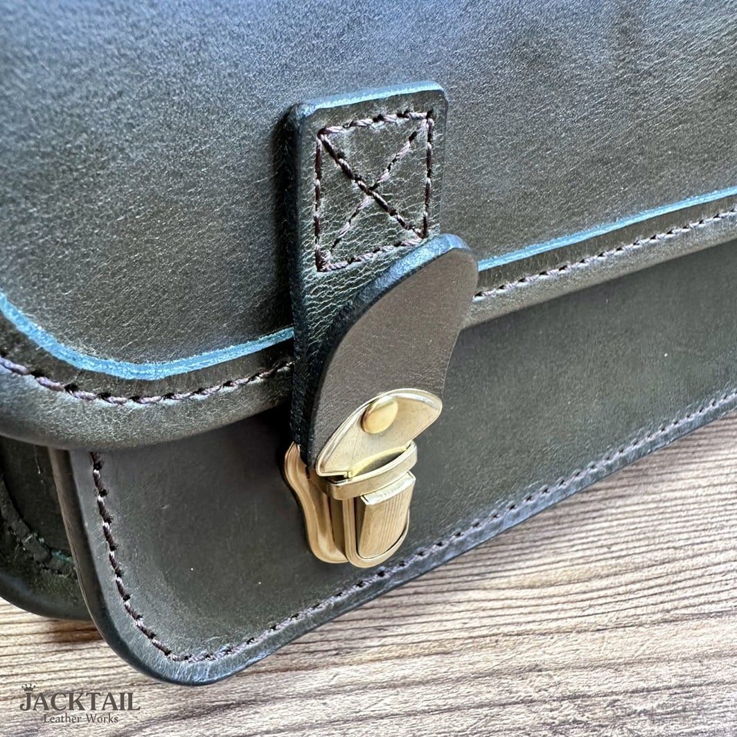 【希少】 バブアー ショルダーバッグ オイルコットン オイルレザー カーキ バブアー ソーンプルーフ 鞄 カーキ ｜ヴィテージ古着屋Feeet 通販