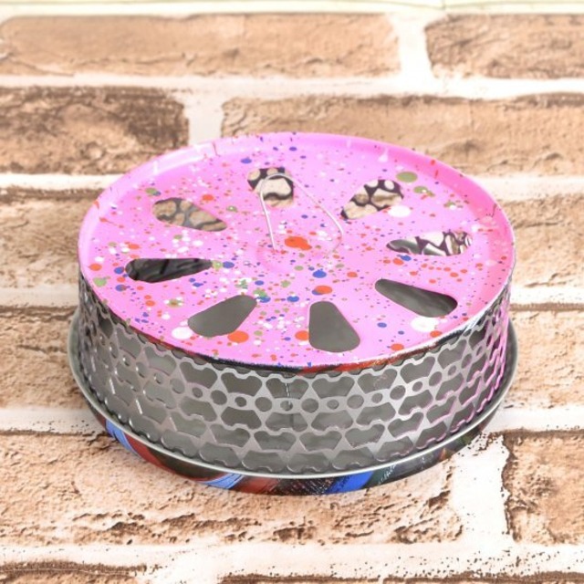 タイ  リサイクル缶  蚊取り線香ホルダー ( 蚊遣り)　ピンク