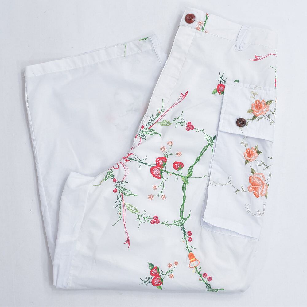 Remakeリメイク 再構築 パッチワーク&フラワー刺繍 デザイン ワイドシルエット コットン カーゴパンツ バギー ホワイト古着 裏地付き レディースW72~86cm