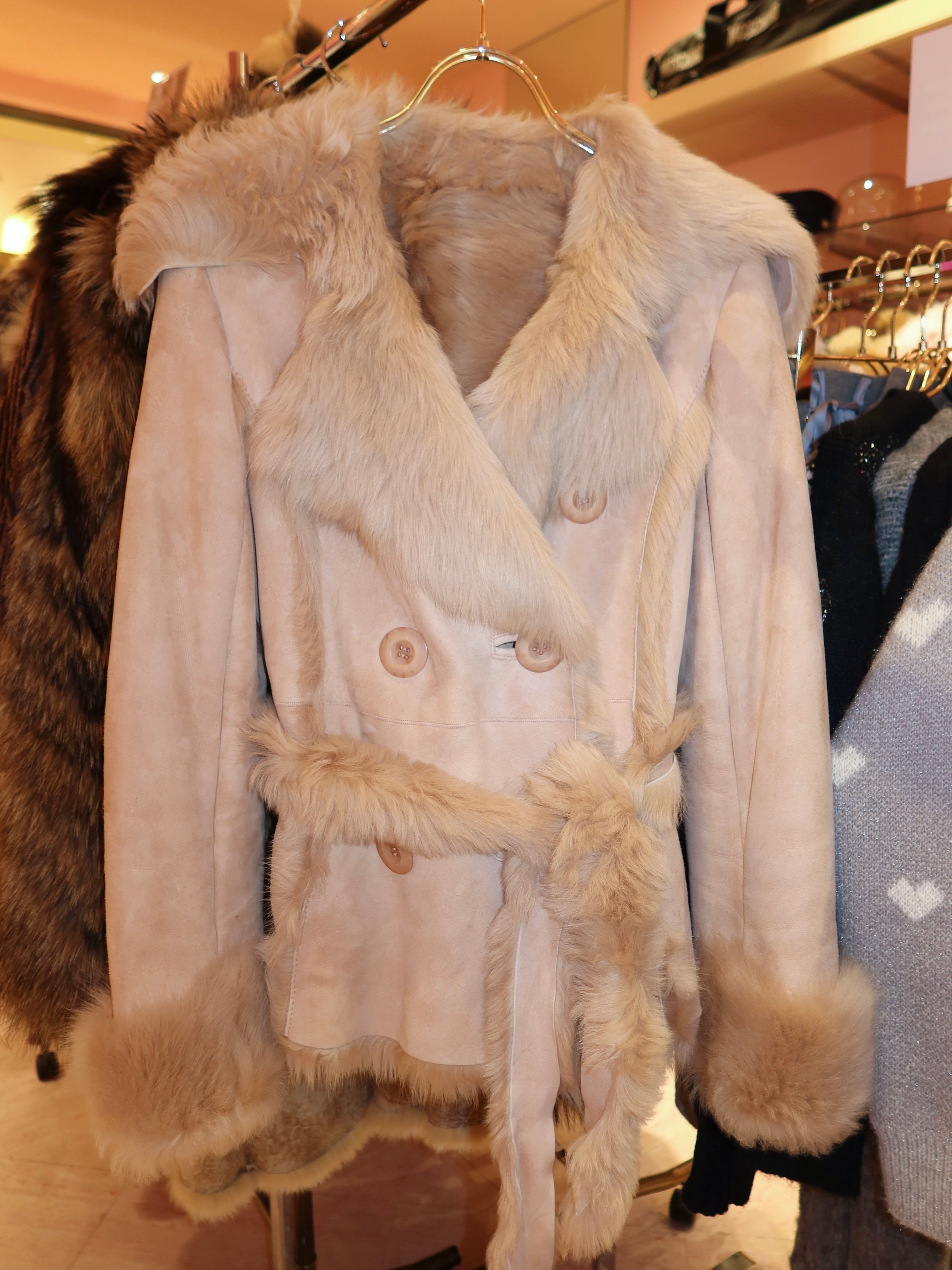 FUR | TSUKI BOUTIQUE