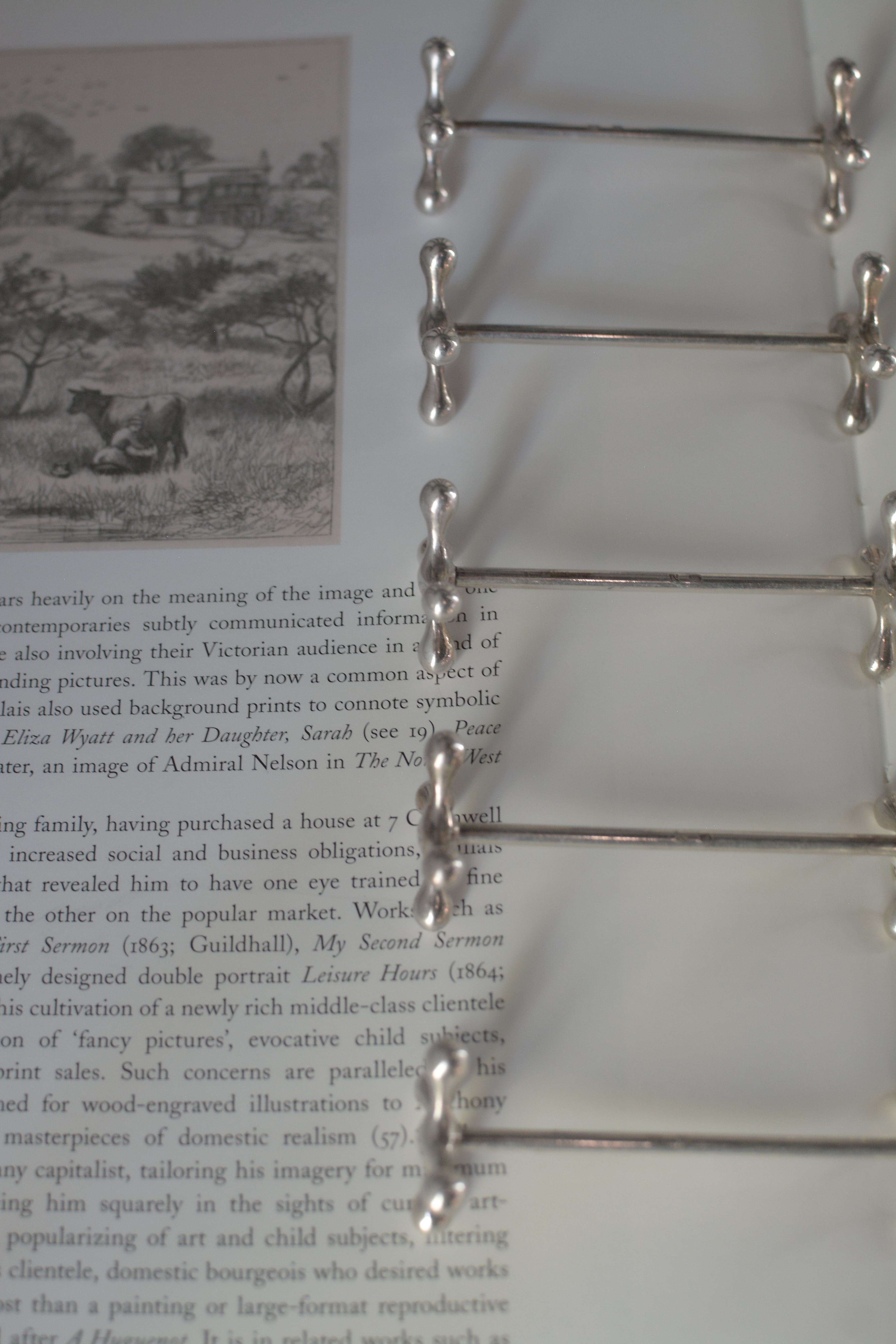 vintage knife rest Balance