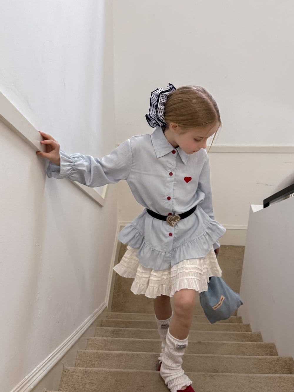 ベルト付きハート刺繍シャツ