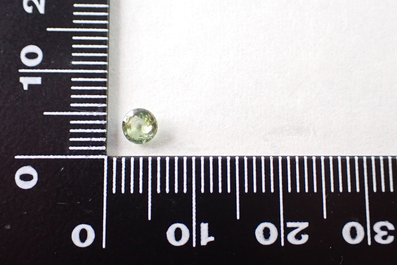 グリーンサファイア　0.37ct　[C1‐216]