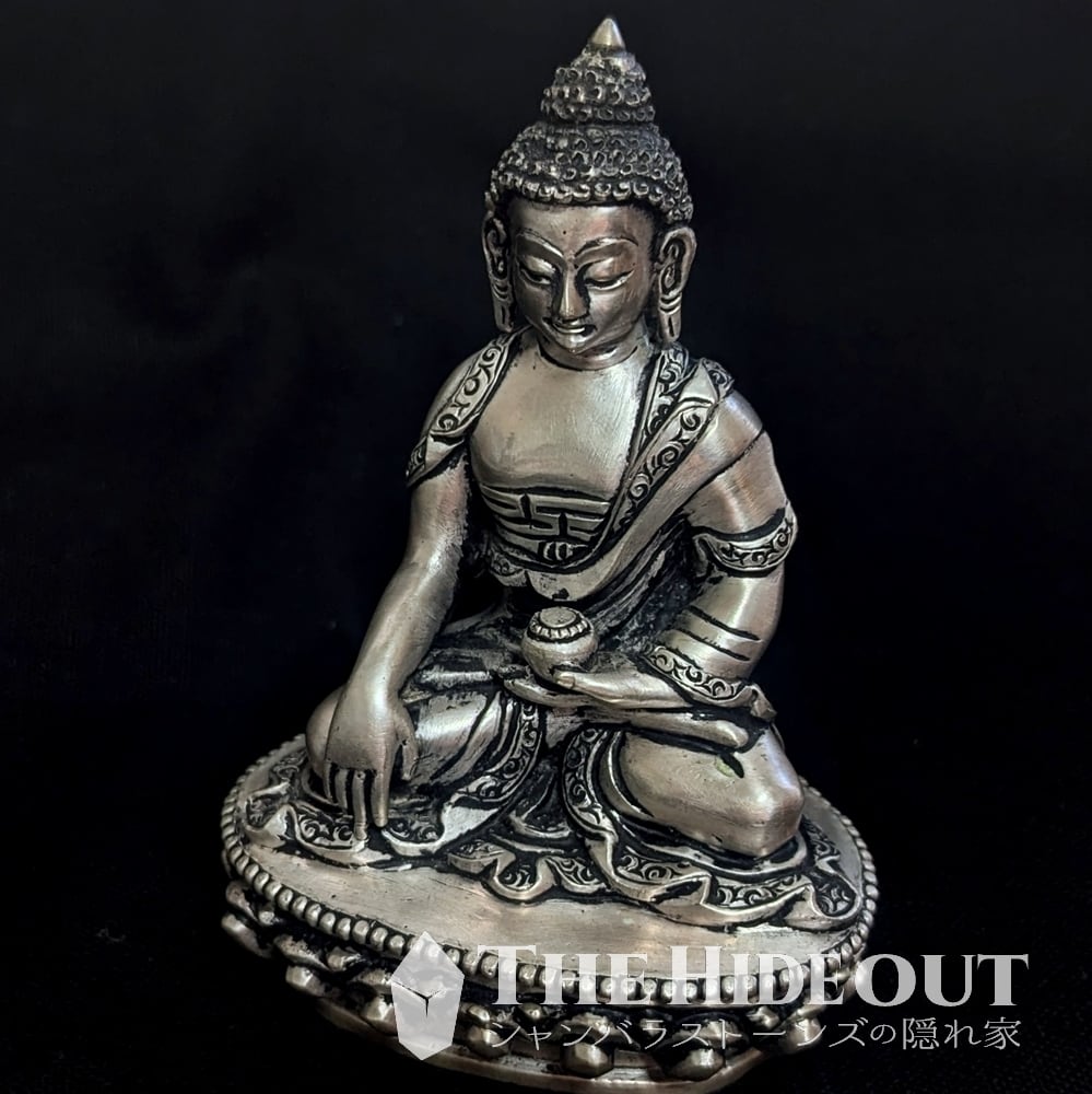 仏師彫刻純銀製仏像001 純銀製釈迦牟尼像 静寂の釈迦如来～流麗なる愛