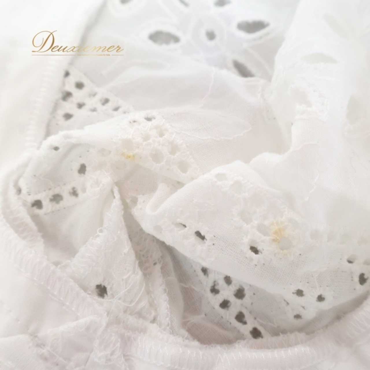 フラメンコ 衣装 トップス ブラウス 白 レース フリル 無地 穴開きレース ダンス 発表会 透け感 ホワイト系 フェミニン ナチュラル おしゃれ 可愛い トップス レディース カジュアル パーティ お洒落