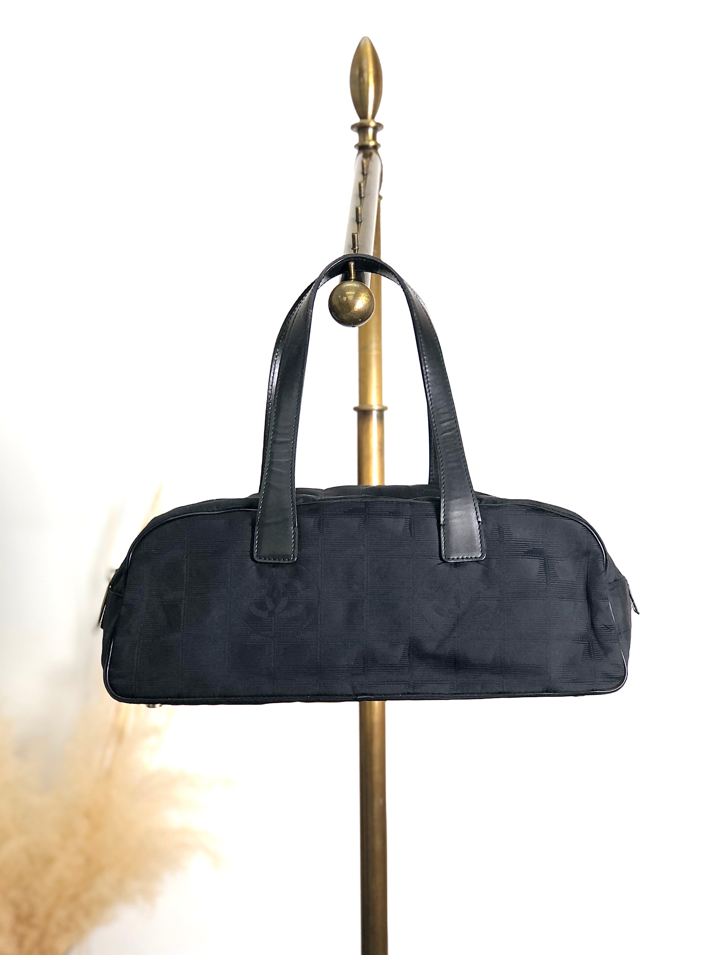 シャネル ニュートラベルライン ナイロン ブラック ハンドバッグ