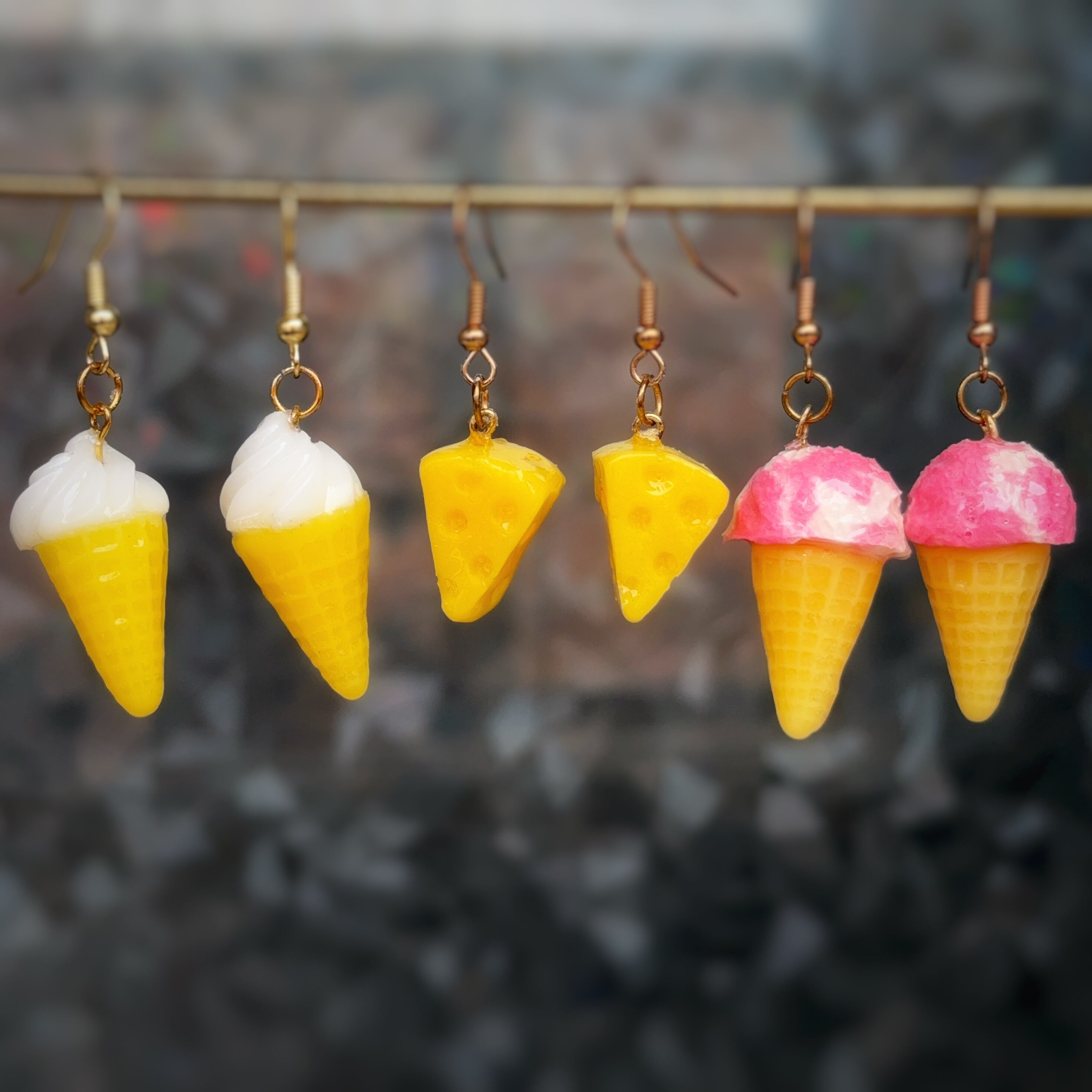 SALE‼️即日発送【溶けない魔法】アイスクリームのミニピアス レジン