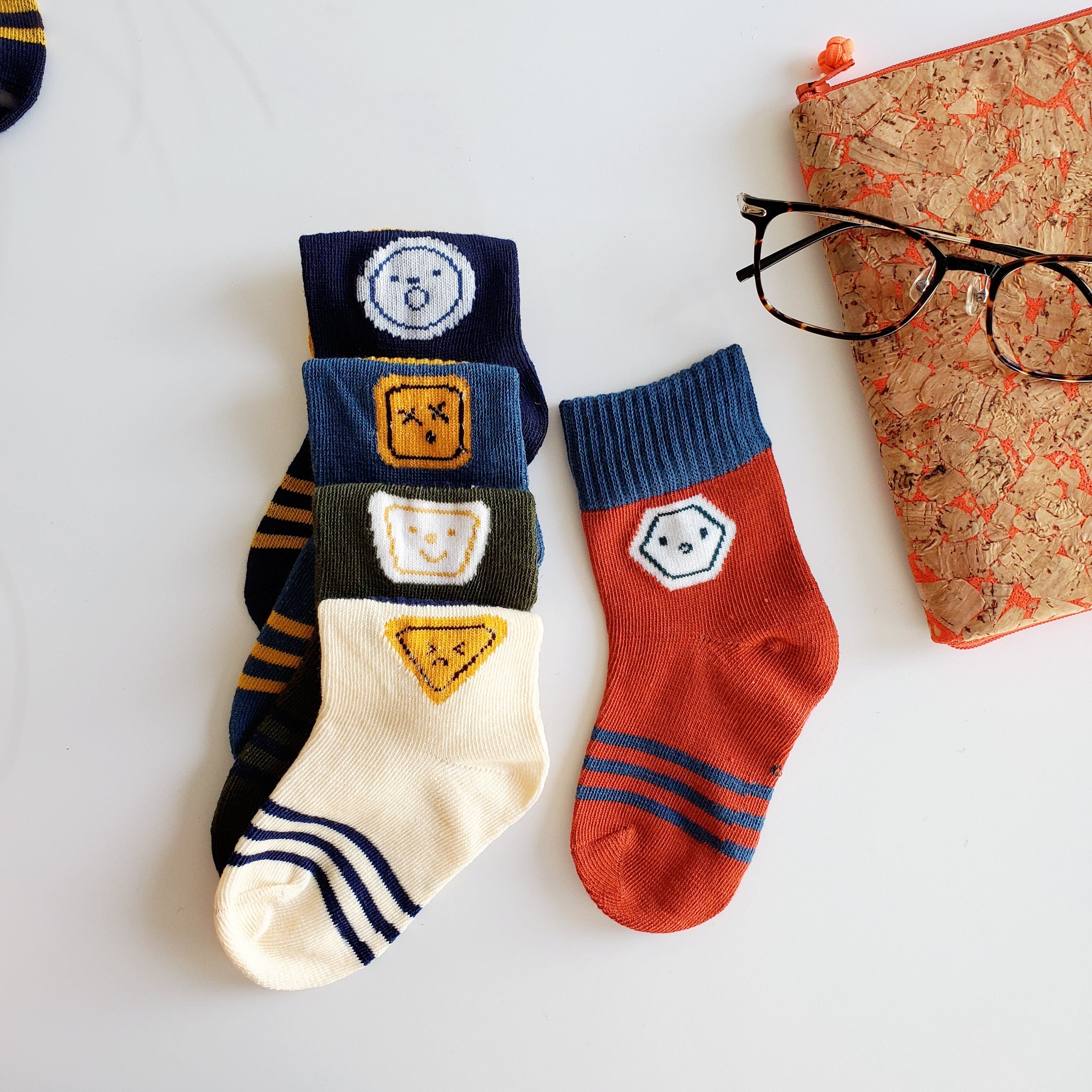 即納 送料無料 可愛い靴下 5足セット 子供 ソックス S M L 女の子 男の子 韓国 新作 春 秋 夏 おしゃれ かわいい きれい やすい 激安 親子お揃い ママリンクコーデ 韓国子供服 キッズ 通園 幼稚園 保育園 小学校 おでかけ シンプル ナチュラル Boomboom