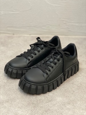 厚底スニーカー