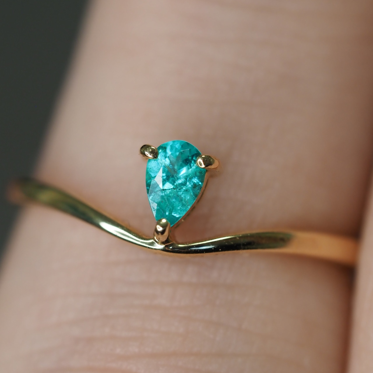 ブラジル産 パライバトルマリン リング 0.123ct k18