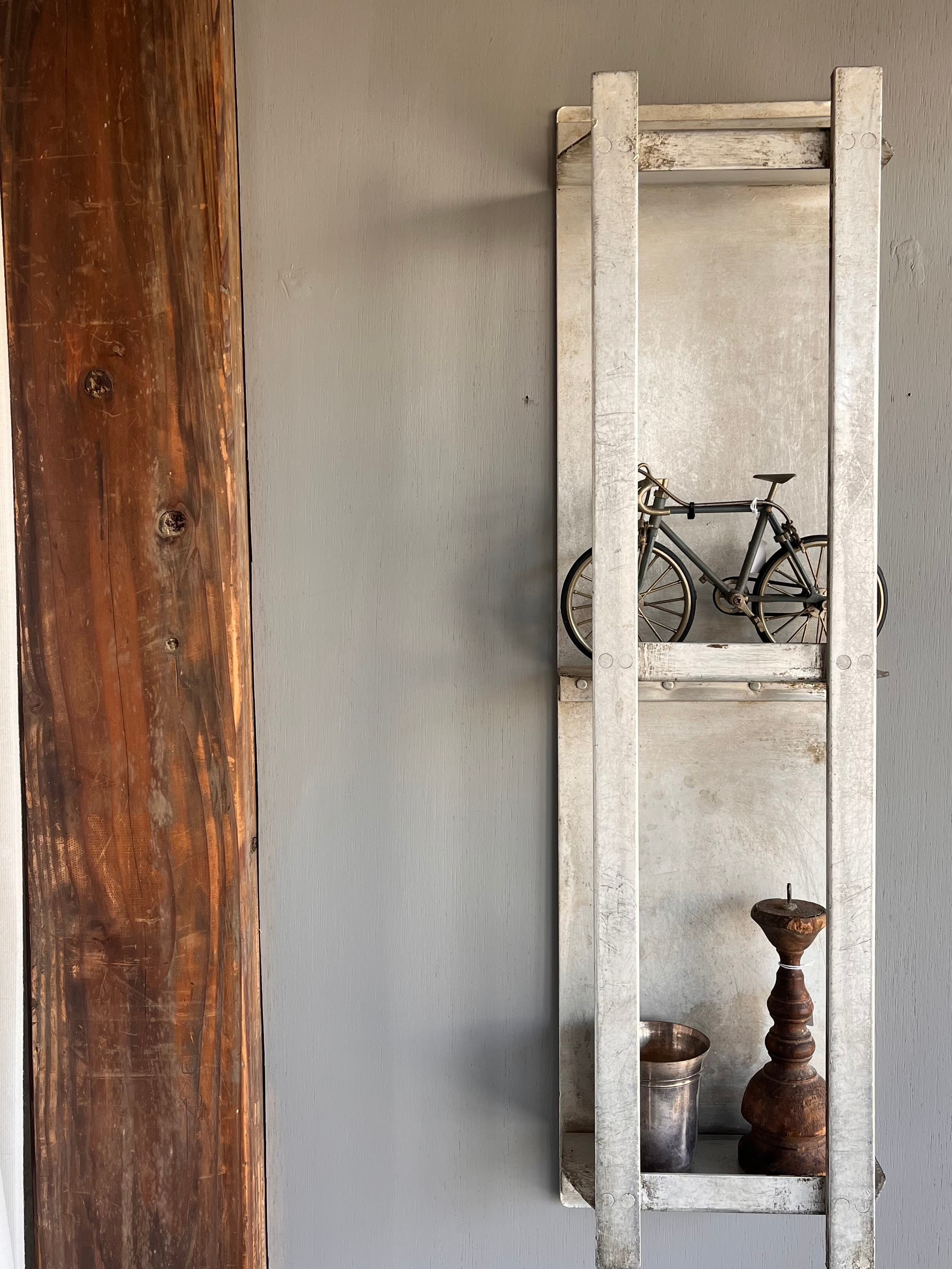 お豆腐屋さんのアルミ棚