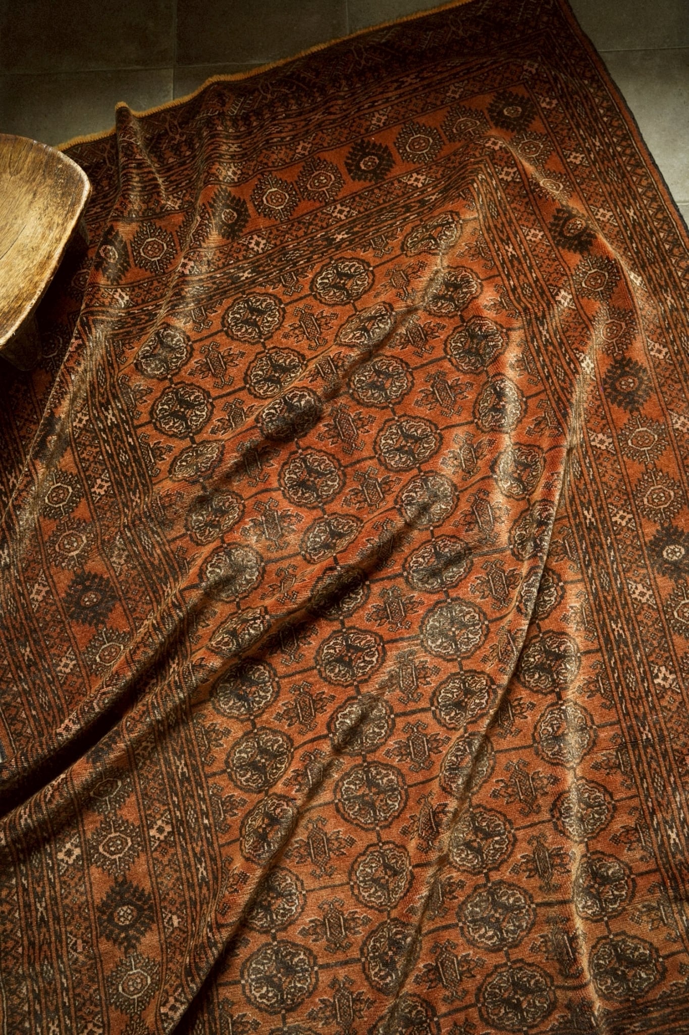 2324 -Vintage Turkmen rug