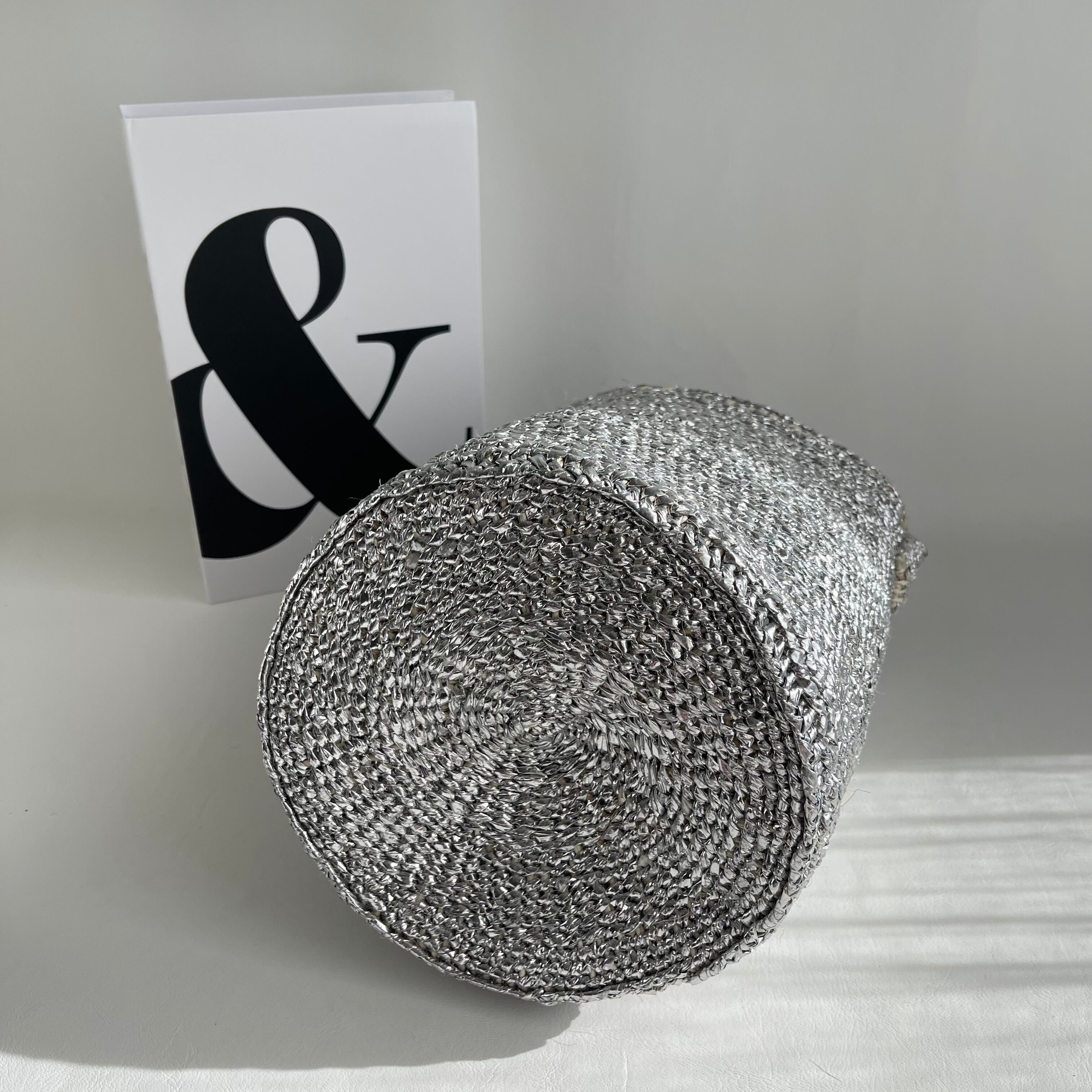 限定即納 】OVAL Shoulder Strap Kago-Bag & BIG FUR / navy beige x