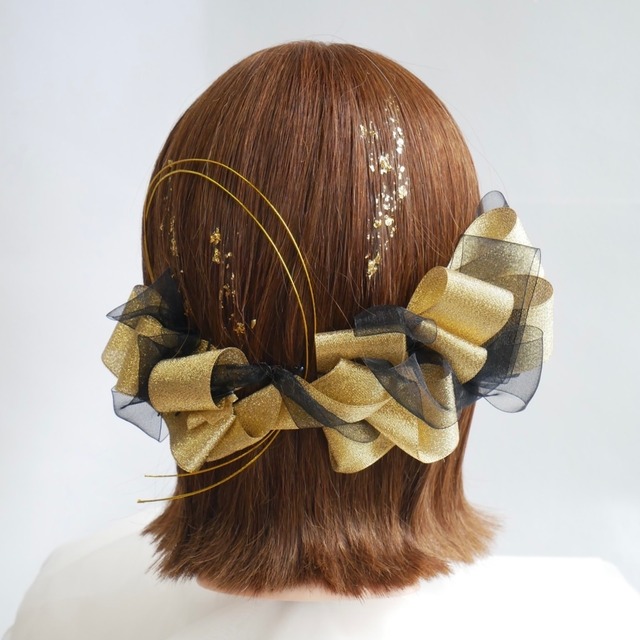 Z4 ゴールドリボン×ブラックオーガンジーリボンの髪飾り　ゴールド　髪飾り　黒　ゴールド　卒業式　袴　成人式　振袖　結婚式　