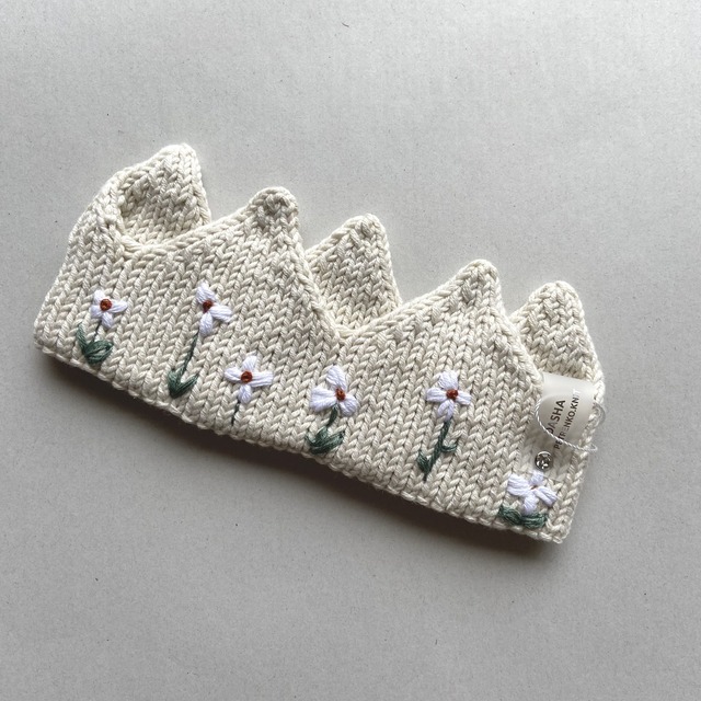 Knitted Crown [ Embroidery ] / Dasha Petrenko [ニットクラウン ハーフバースデー ファーストバースデー 記念日]