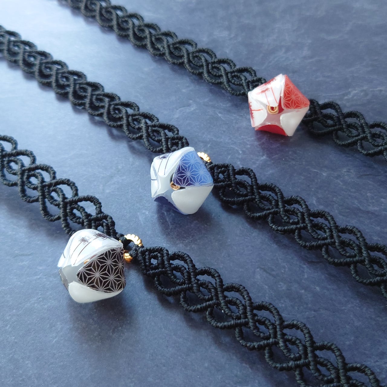 BASE限定価格】和柄鬼灯-彼岸花・赤-のマクラメチョーカー | をりをり